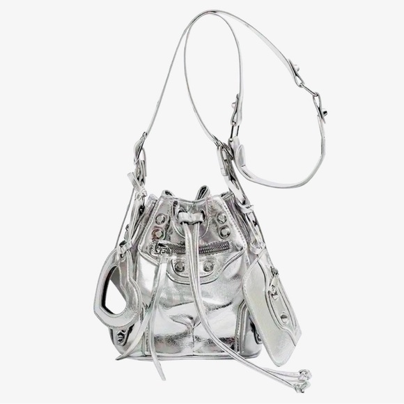 Pink Rivet Pleather Bucket Bag w/Shoulder Strap, Pouch, & ❤️ Shaped Mirror, NWOT - Picture 9 of 9